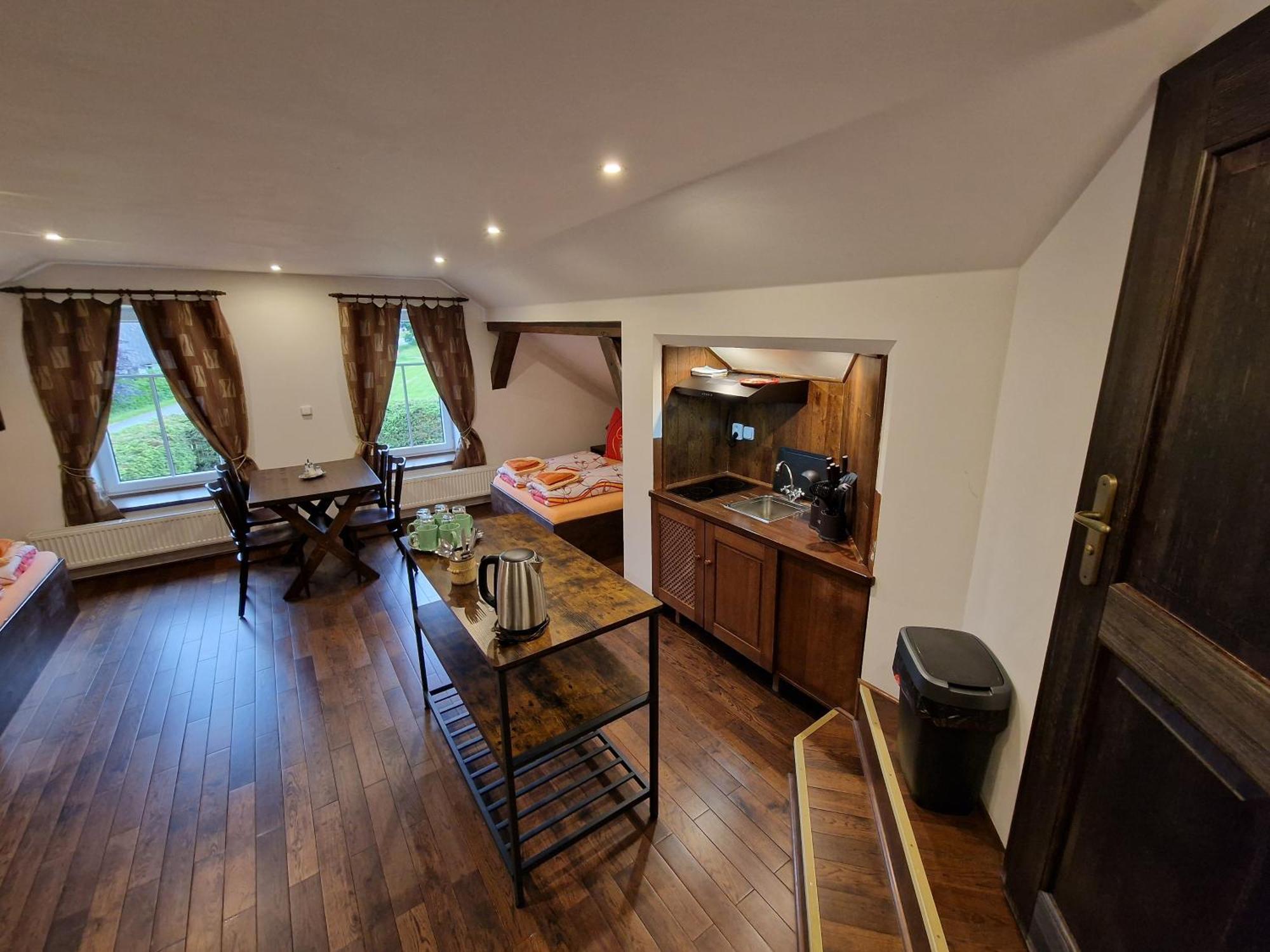 Hotel Vlčí Jámy Lenora Exteriér fotografie